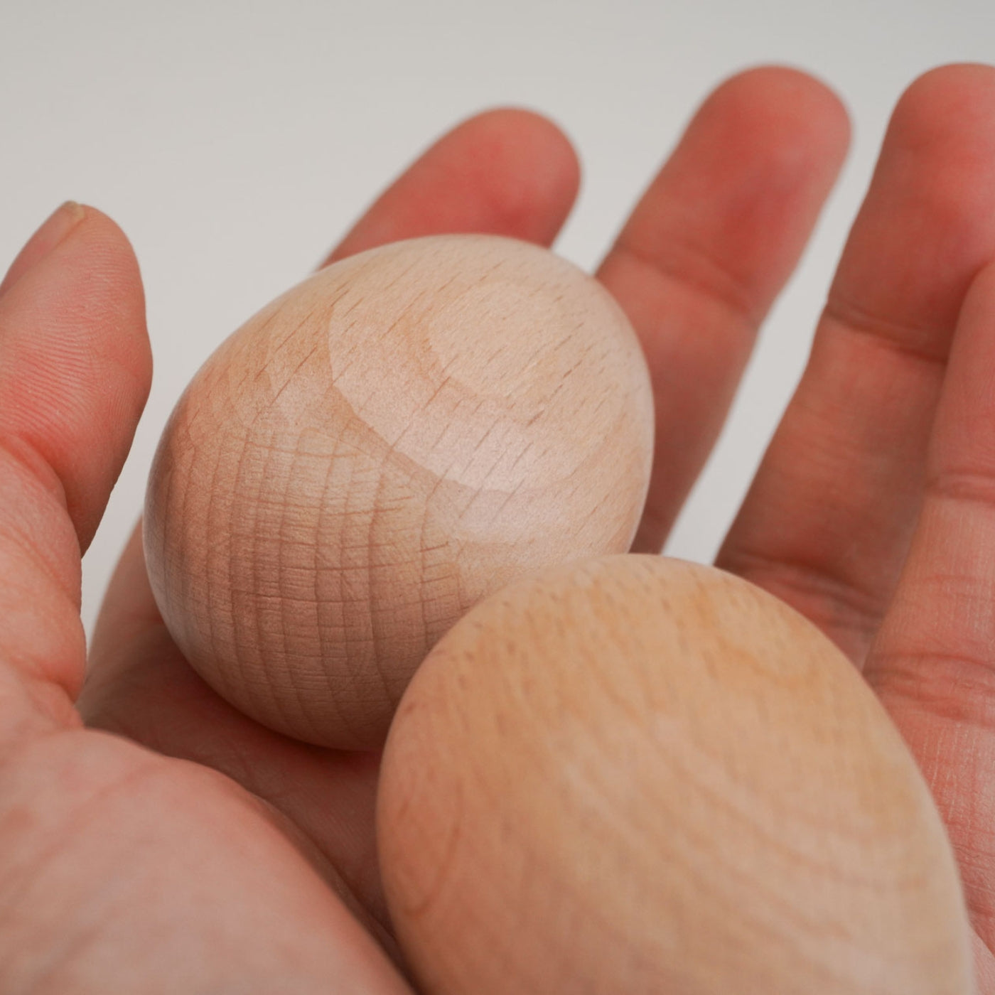 Shaker Eier Set aus hellem Holz - Percalada